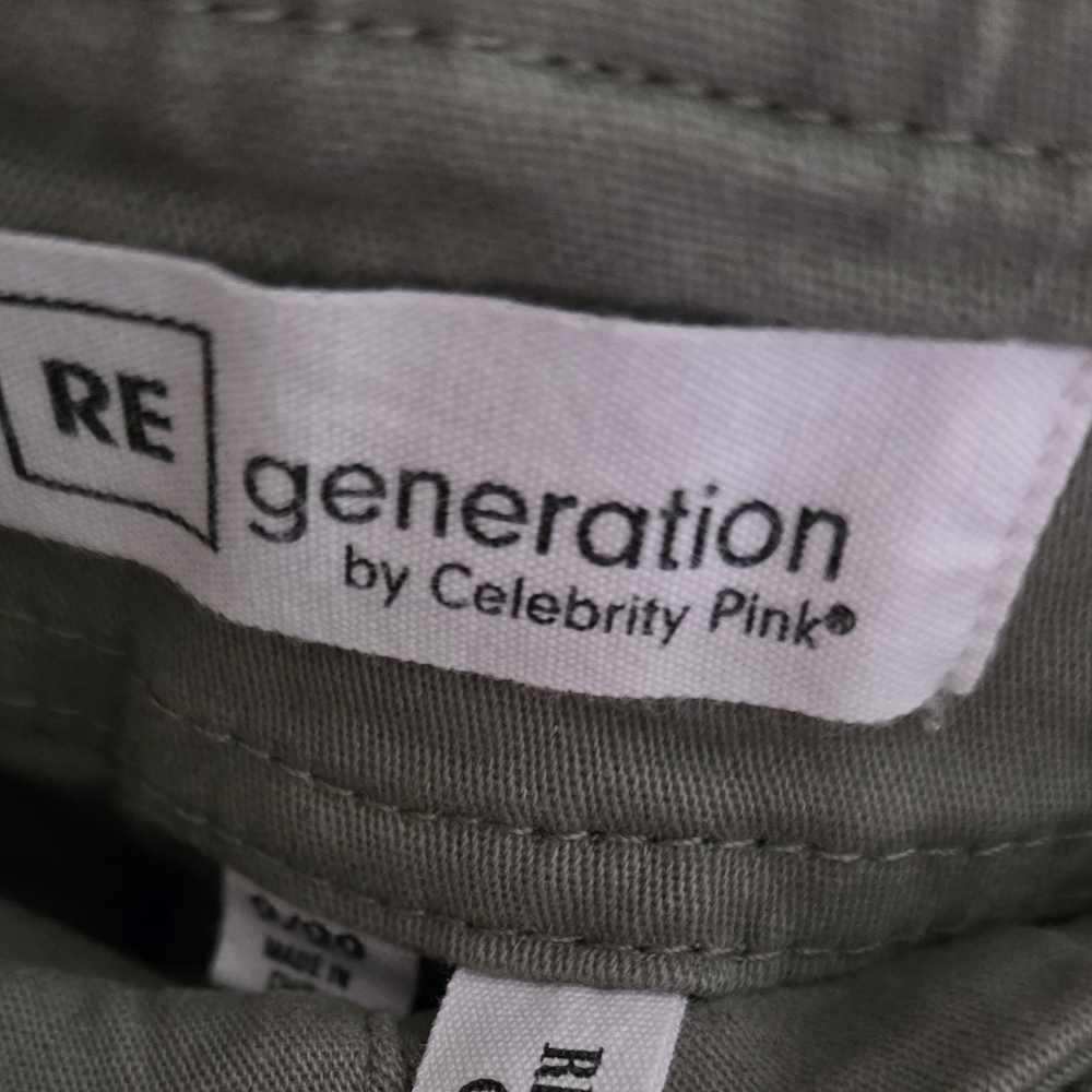 Women's Gray Cargo Pants - Picture 3 of 5